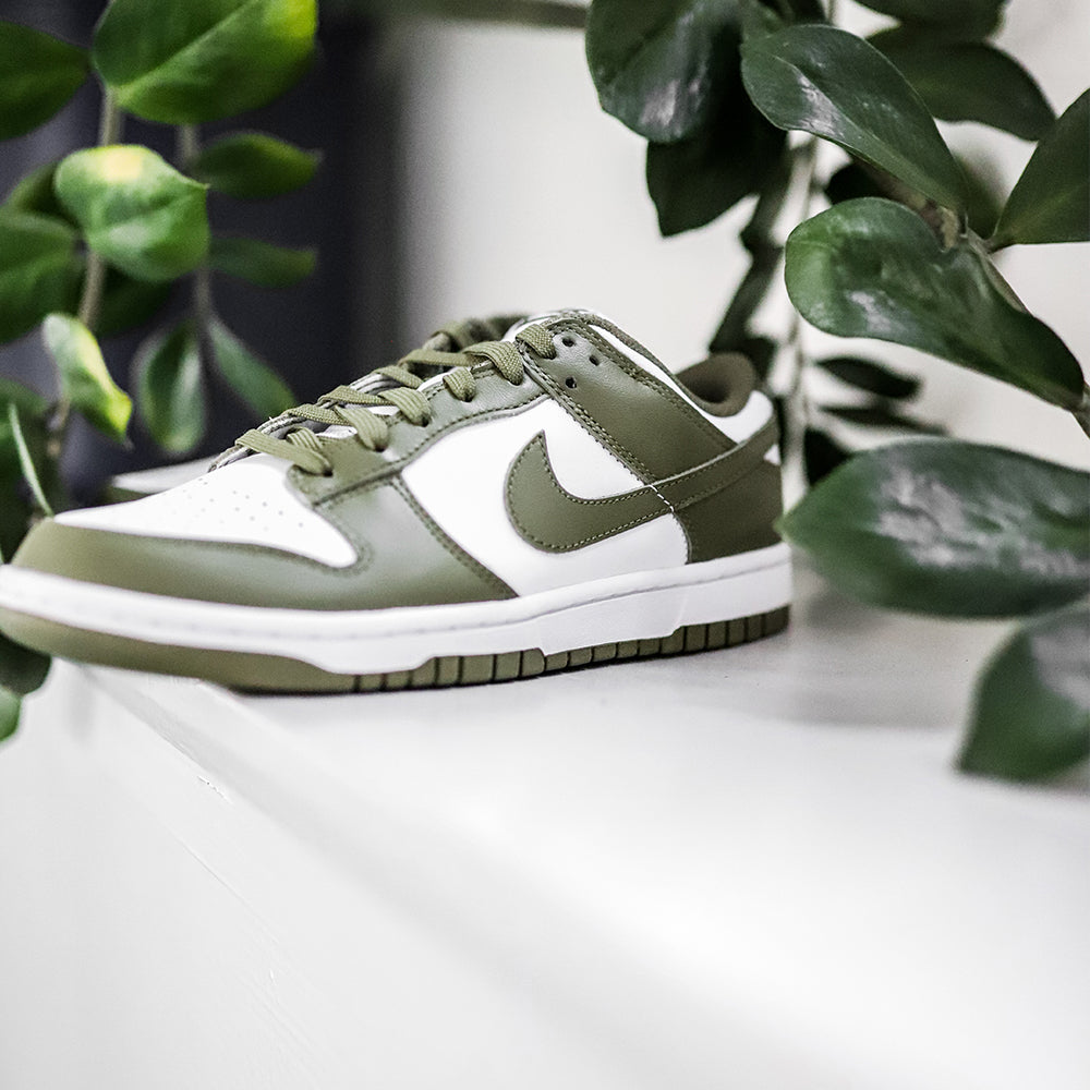 Nike Dunk Low - Medium Olive