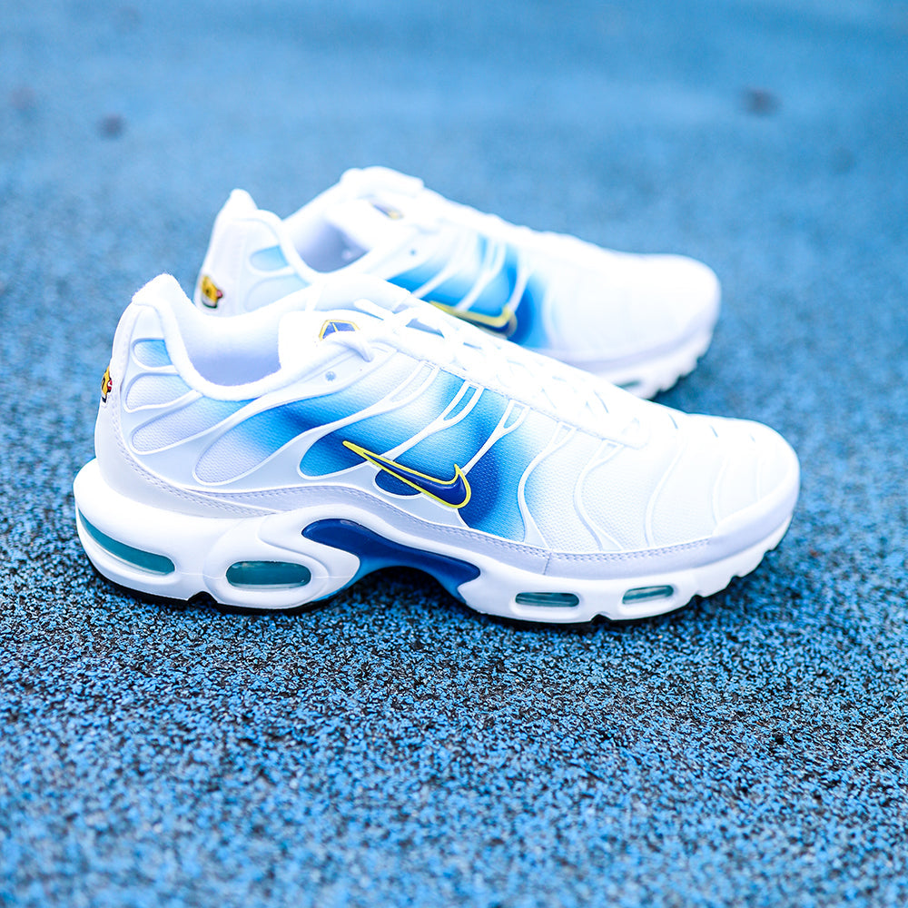 Nike Air Max Plus - Spray Paint Swoosh