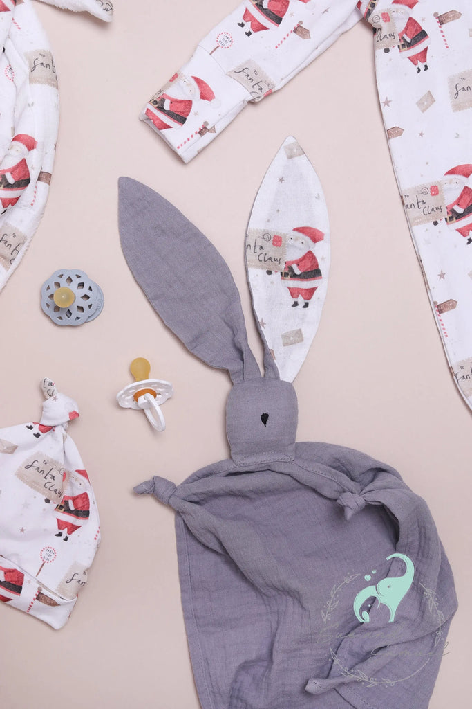 Oli bunny comforter Grey Santa (Organic) Sue and Samuel